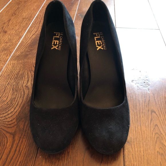 Le Chateau suede block heels - Picture 2 of 3